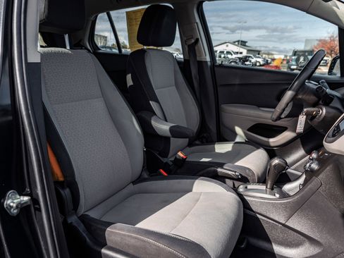 Used 2015 Chevrolet Trax LS image 8