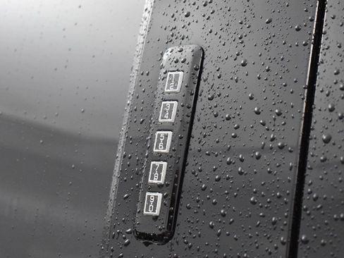 Used 2022 Ford F250 Platinum image 9