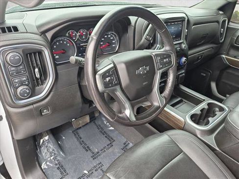 Used 2022 Chevrolet Silverado 1500 LT Trail Boss w/ Convenience Package II AWD/4WD image 9