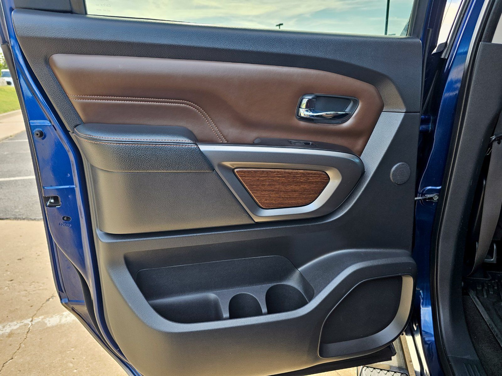 Used 2019 Nissan Titan Platinum Reserve w/ Platinum Utility Package AWD/4WD image 32