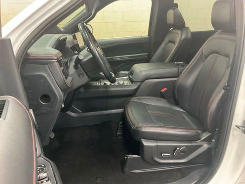 Used 2023 Ford Expedition Limited AWD/4WD image 7