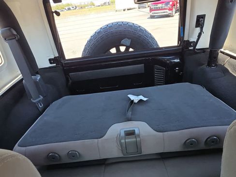 Used 2008 Jeep Wrangler X image 12