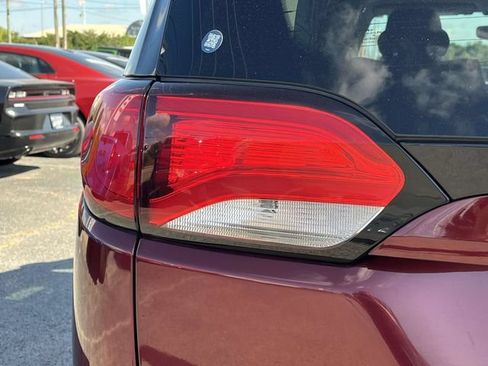 Used 2020 Chrysler Pacifica Limited FWD image 10