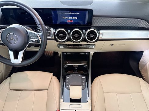 Certified 2022 Mercedes-Benz GLB 250 4MATIC image 14
