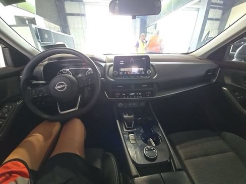 Used 2023 Nissan Rogue SV AWD/4WD image 5