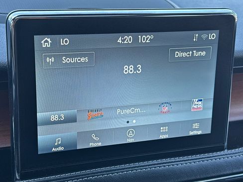 Used 2022 Lincoln Corsair Reserve w/ Equipment Group 201A image 17