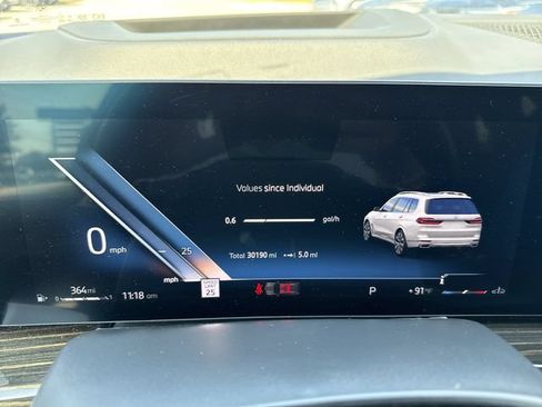 Used 2025 BMW X7 xDrive40i w/ Premium Package AWD/4WD image 41