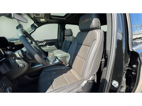 Certified 2026 Chevrolet Silverado 1500 High Country w/ High Country Premium Package AWD/4WD image 24