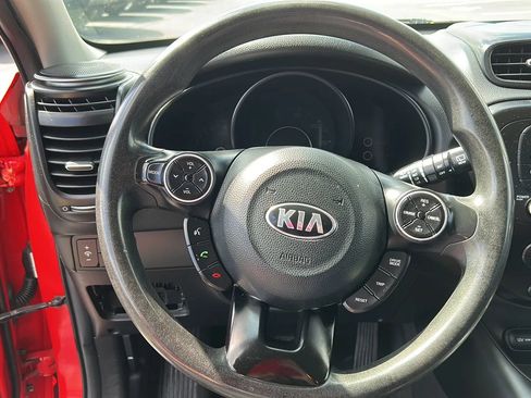 Used 2017 Kia Soul + FWD image 21
