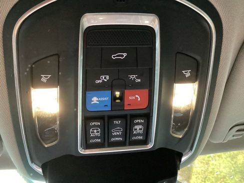 Used 2022 Jeep Wagoneer Series II w/ Premium Group I image 74