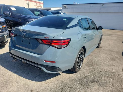 Used 2024 Nissan Sentra SR FWD image 11