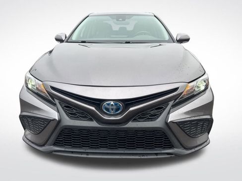 Used 2023 Toyota Camry SE image 2