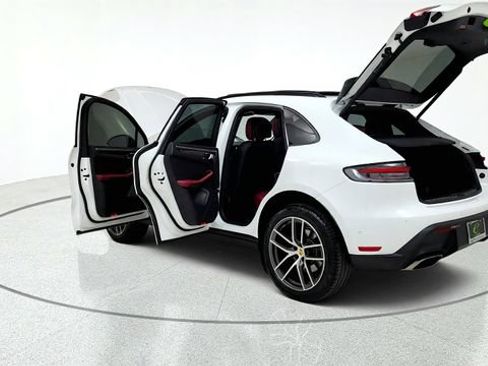 Used 2024 Porsche Macan w/ Premium Plus Package AWD/4WD image 16