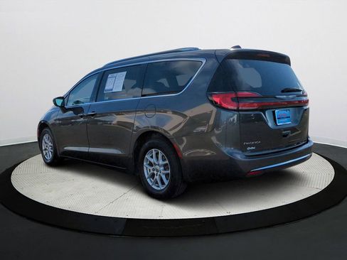 Used 2021 Chrysler Pacifica Touring-L image 6