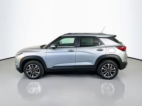 Used 2025 Chevrolet TrailBlazer LT AWD/4WD image 4