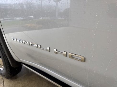 New 2026 GMC Sierra 3500 Denali w/ Denali Reserve Package image 38