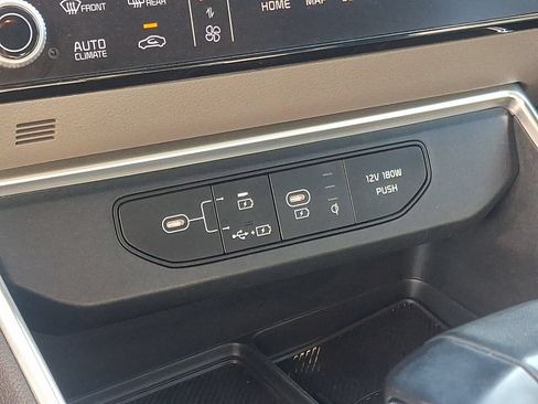 Used 2025 Kia Carnival EX FWD image 25