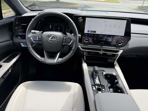 Used 2023 Lexus RX 350 Premium w/ Accessory Package (Z1) AWD/4WD image 8
