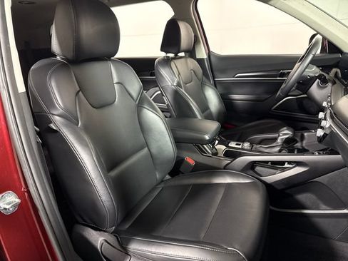 Used 2024 Kia Telluride S AWD/4WD image 14