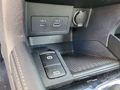 Used 2023 Nissan Kicks SR w/ SR Premium Package image 13