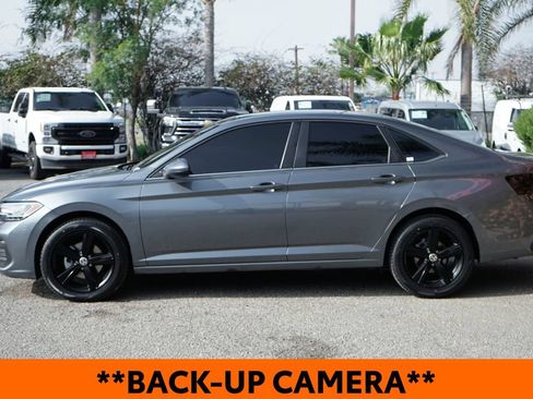 Used 2022 Volkswagen Jetta SE FWD image 5