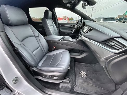 Used 2022 Buick Enclave Essence image 26