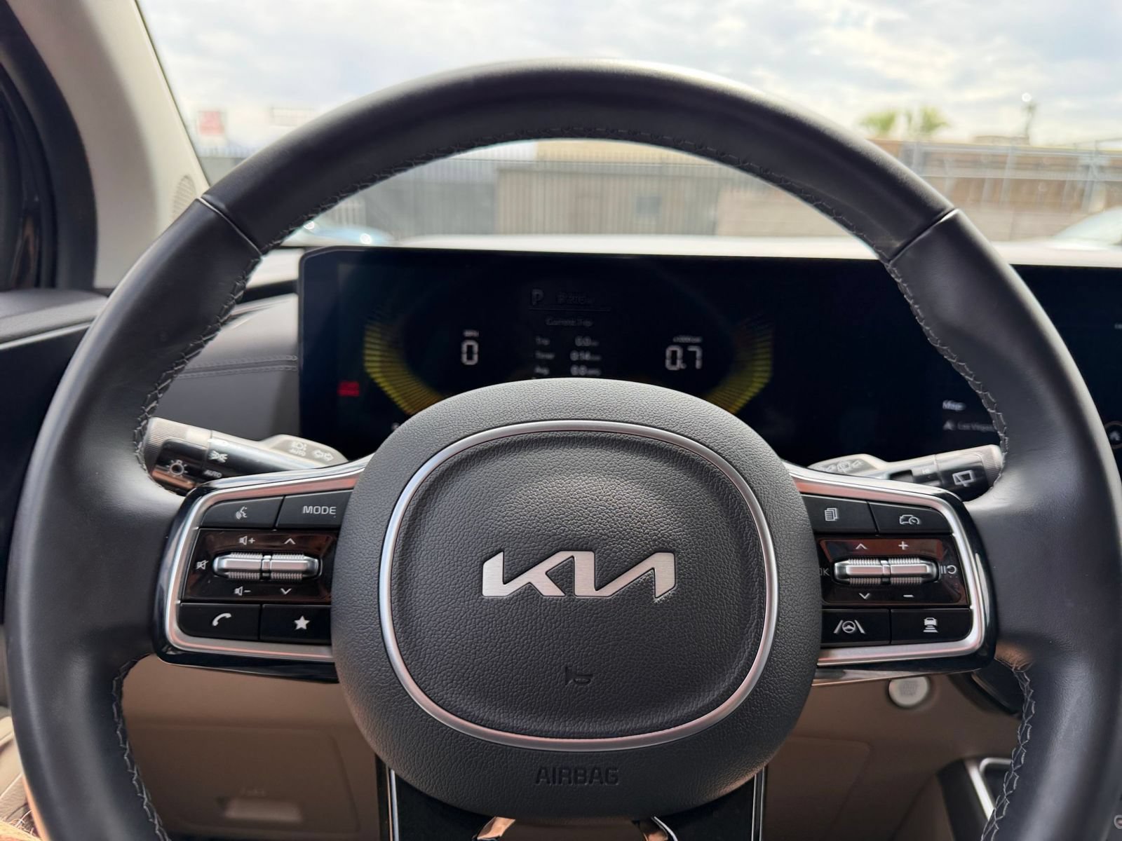 Used 2026 Kia Carnival FWD image 28