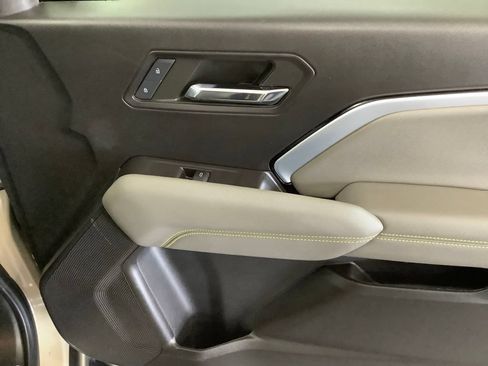 Used 2024 Chevrolet Colorado ZR2 w/ ZR2 Convenience Package III AWD/4WD image 30