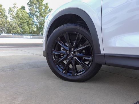 Used 2025 MAZDA CX-5 Carbon Edition image 8