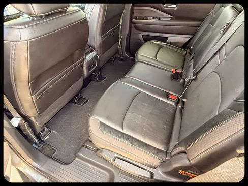 Used 2025 Nissan Pathfinder SL FWD image 26