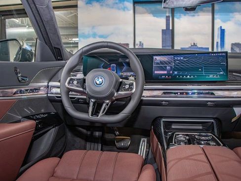 Used 2026 BMW 750e xDrive image 16