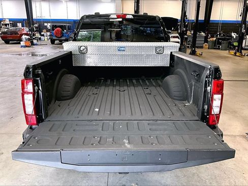 Used 2022 Ford F250 Lariat w/ Lariat Ultimate Package AWD/4WD image 32