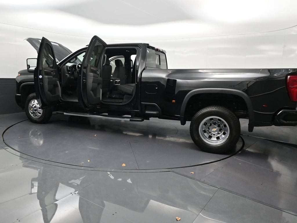 Used 2026 Chevrolet Silverado 3500 High Country w/ High Country Premium Package AWD/4WD image 38
