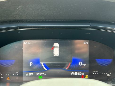 Used 2022 Volkswagen Taos SE w/ Panoramic Sunroof Package FWD image 15
