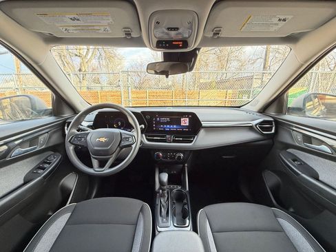 Used 2025 Chevrolet TrailBlazer LT image 31