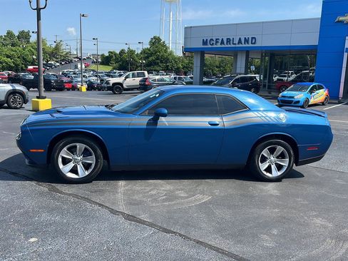 Used 2021 Dodge Challenger SXT w/ Driver Convenience Group RWD image 2