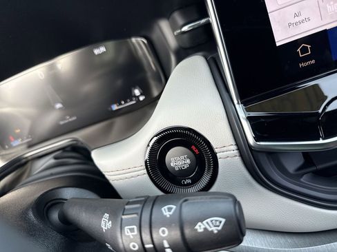 New 2026 Jeep Compass Limited w/ Sun, Sound & Navigation Group image 18