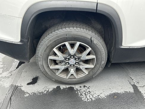 Used 2023 GMC Acadia SLE w/ Driver Convenience Package image 50