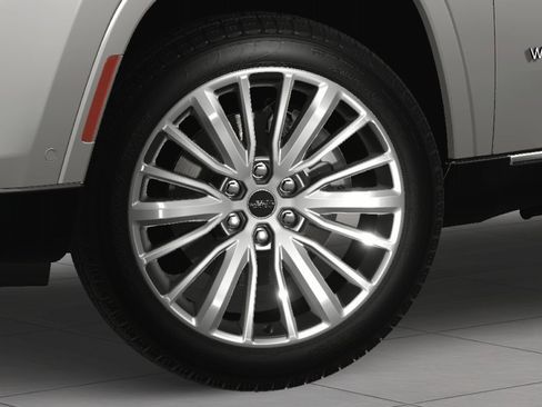 New 2025 Jeep Wagoneer L Series II image 9