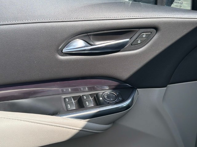 Used 2021 Cadillac XT4 Luxury FWD image 15