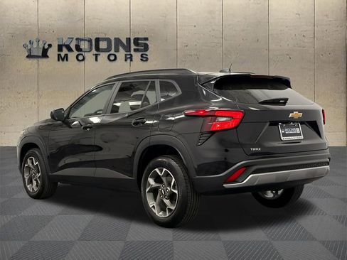 Used 2024 Chevrolet Trax LT FWD image 6