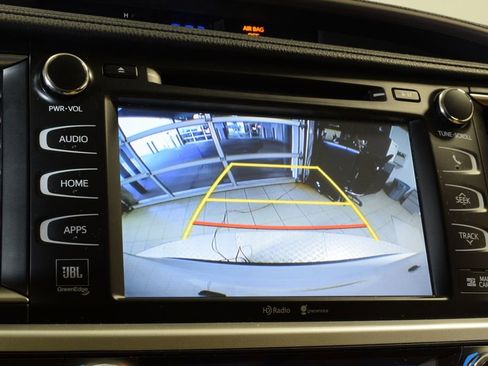 Used 2015 Toyota Highlander Limited AWD/4WD image 24