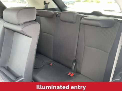 Used 2024 Toyota Highlander LE FWD image 15
