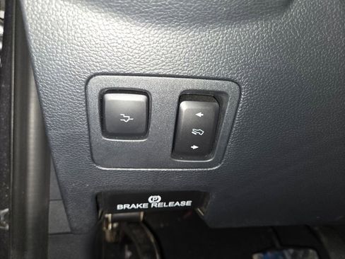 Used 2022 Ford F250 Lariat w/ Black Appearance Package image 12