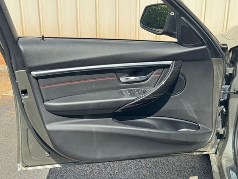 Used 2018 BMW 330i Sedan w/ Premium Package RWD image 42