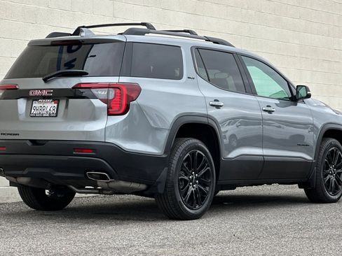 Certified 2023 GMC Acadia SLT w/ Elevation Edition FWD image 4