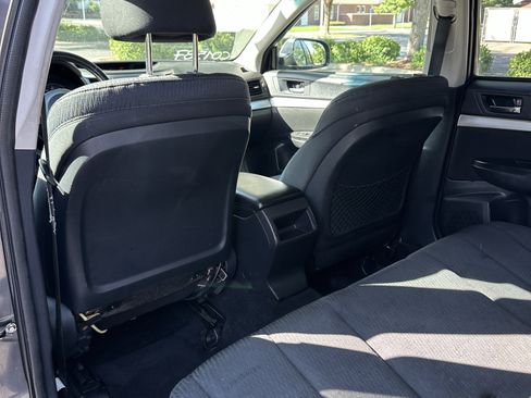 Used 2011 Subaru Outback 2.5i Premium AWD/4WD image 22