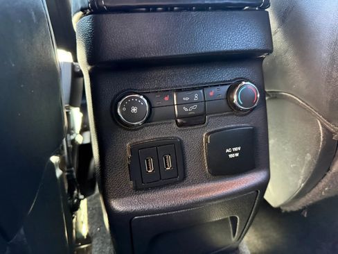 Used 2017 Ford Explorer Platinum image 36