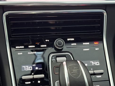 Used 2022 Porsche Panamera Turbo S image 25