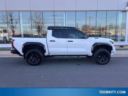 Used 2024 Toyota Tacoma TRD Pro image 9